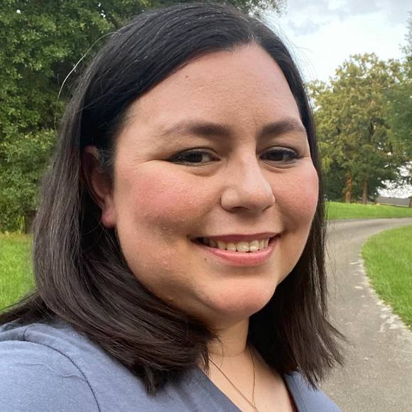 Meet your Posher, Kristen - Picture 1 of 1